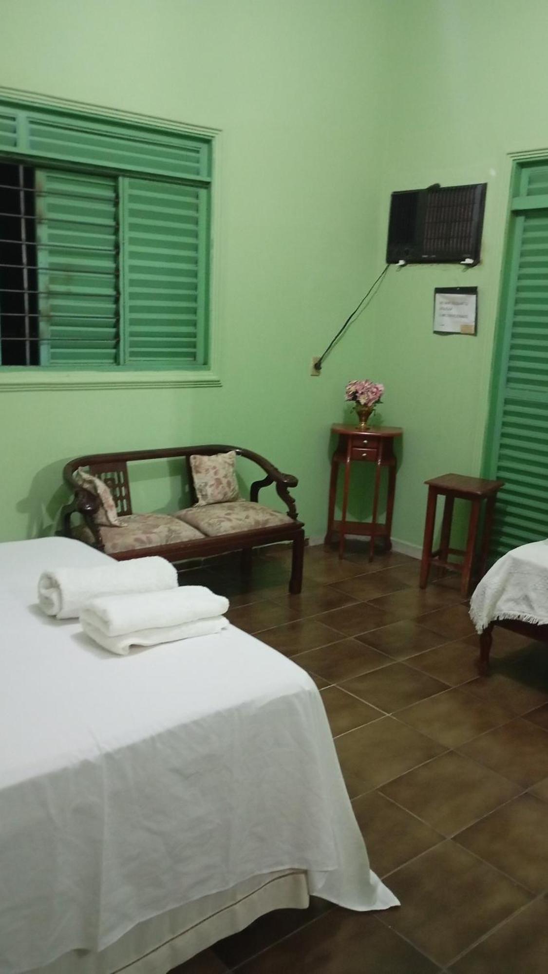 Hospedagem Casa Da Waldir, Quarto Suite 01 Goias Luaran gambar