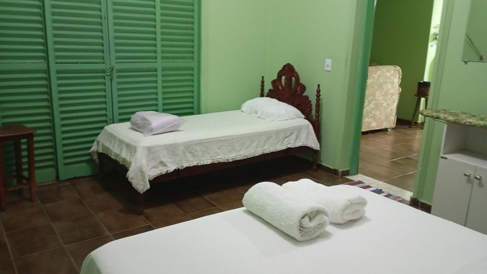 Hospedagem Casa Da Waldir, Quarto Suite 01 Goias Luaran gambar